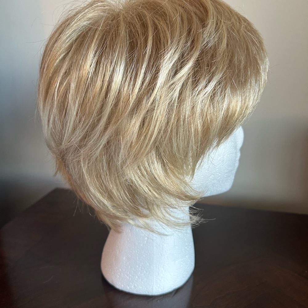 Stylish Blonde Wig